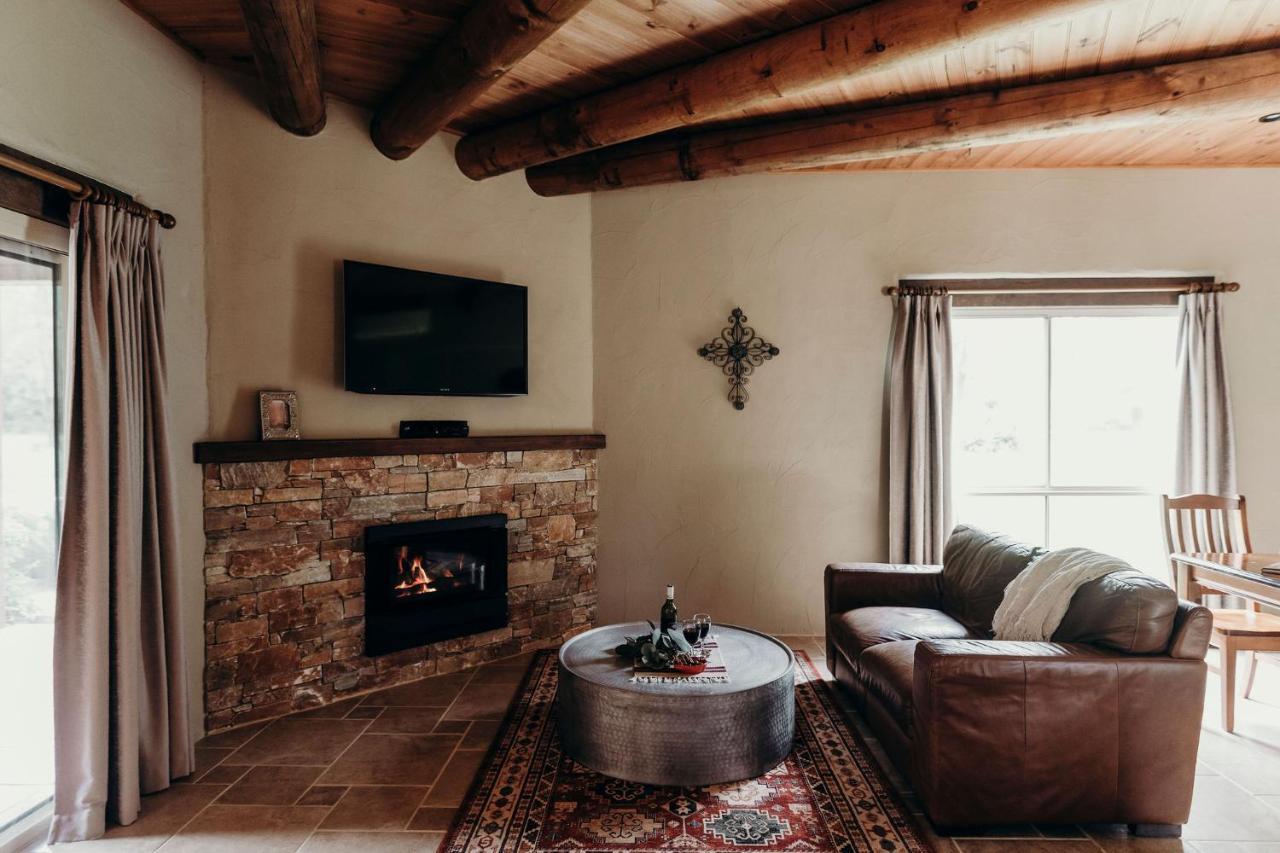 Casa La Vina Pokolbin - Romantic Villas With Outdoor Hot Tubs And Fireplaces Exterior photo